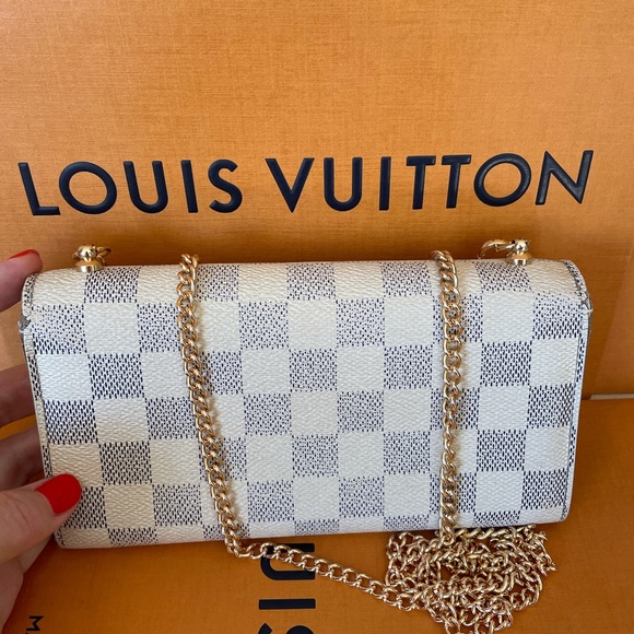 Louis Vuitton Damuer Azur Sarah Wallet with Chain - Picture 2 of 10